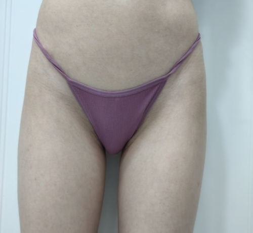 Rózsaszín ovulációs tanga 