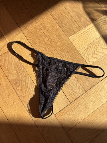 Tezenis fekete csipke tanga