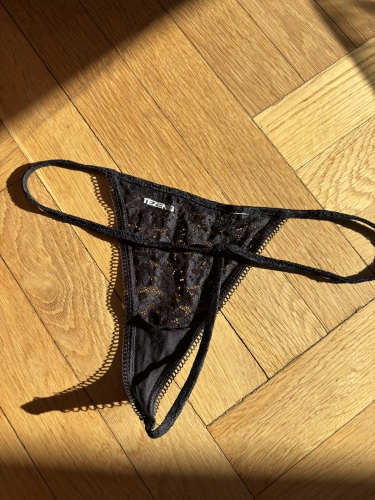 Tezenis fekete csipke cérnatanga