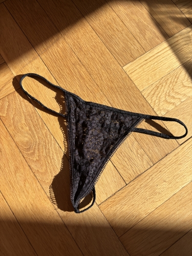 Tezenis fekete csipke cérnatanga