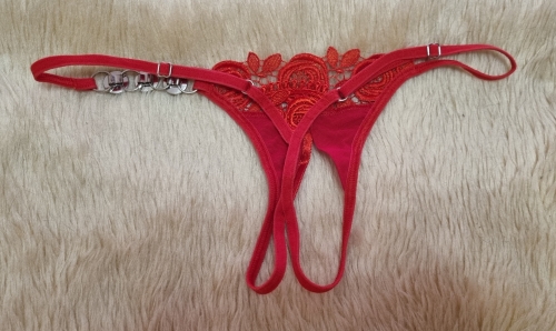 Piros lékes tanga
