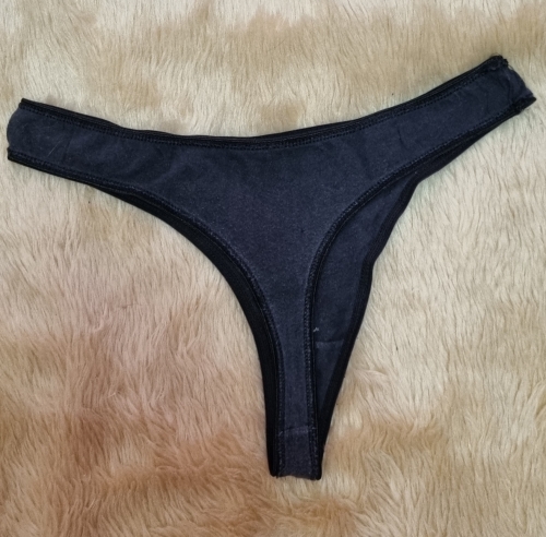 Fekete tanga