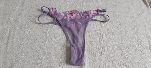 Átlátszó illatos tangám rád vár!