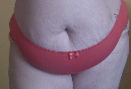 Illatos és nedves bugyi